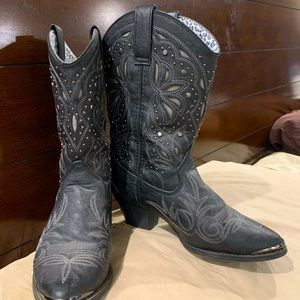 EUC BLACK LEATHER DINGO BOOTS